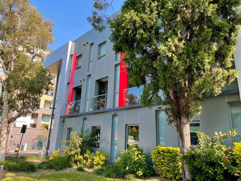 Best Western Plus Camperdown Suites - Cruises Travel 1