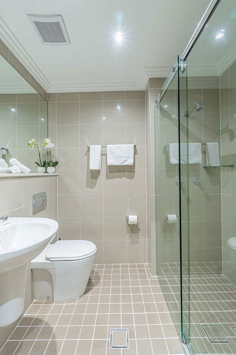 Best Western Plus Camperdown Suites - Cruises Travel 8