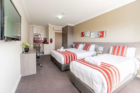 Best Western Plus Camperdown Suites - Cruises Travel 11