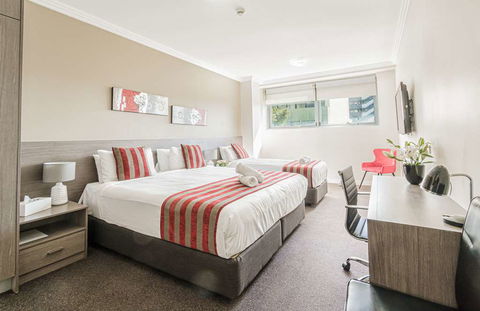 Best Western Plus Camperdown Suites - Cruises Travel 12