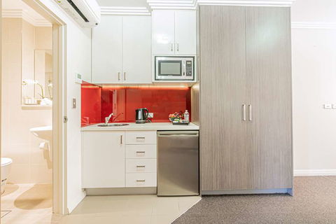 Best Western Plus Camperdown Suites - Cruises Travel 13