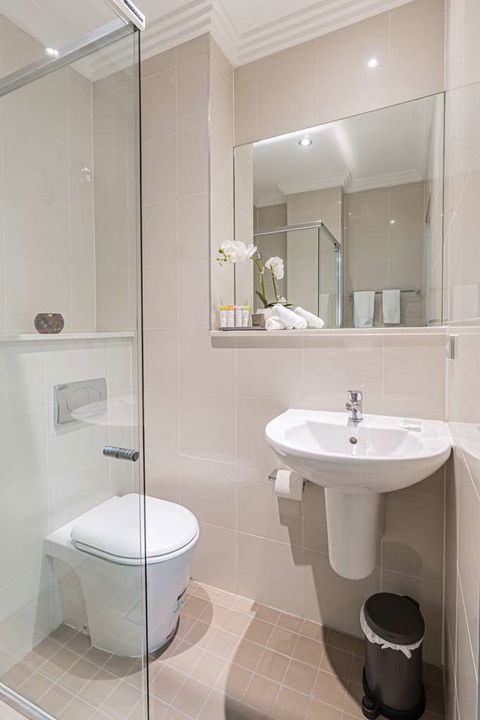 Best Western Plus Camperdown Suites - Cruises Travel 14