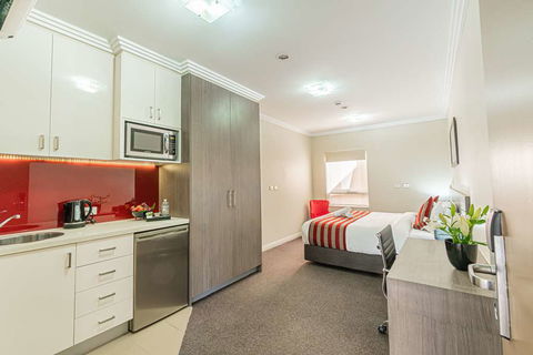 Best Western Plus Camperdown Suites - Cruises Travel 17