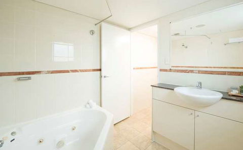 Mantra On Kent - Cruises Travel 11