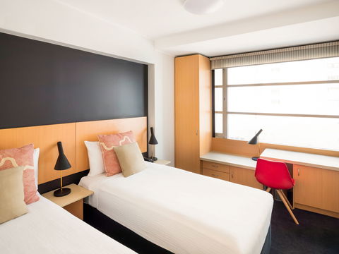 Hotel Ibis World Square - Cruises Travel 3