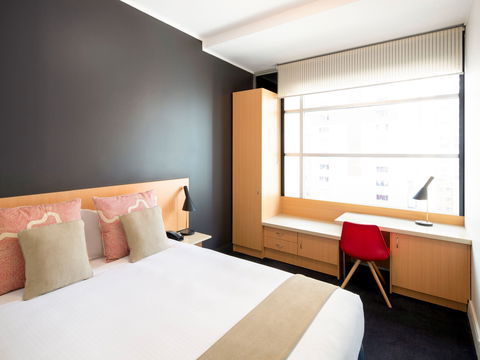 Hotel Ibis World Square - Cruises Travel 4
