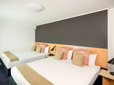 Hotel Ibis World Square - Cruises Travel 5