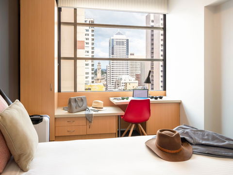 Hotel Ibis World Square - Cruises Travel 6
