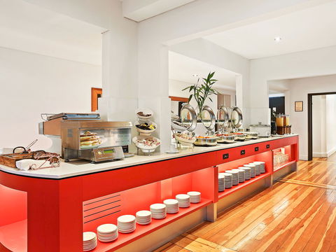 Hotel Ibis World Square - Cruises Travel 8