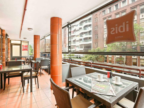 Hotel Ibis World Square - Cruises Travel 10
