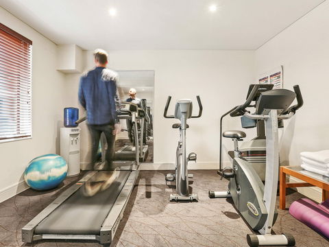 Hotel Ibis World Square - Cruises Travel 12