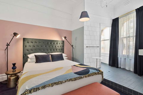 Hotel Harry, An Ascend Hotel - Cruises Travel 10