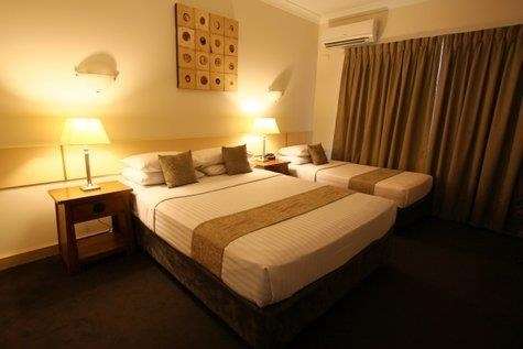 Emerald Maraboon Motor Inn - Cruises Travel 3