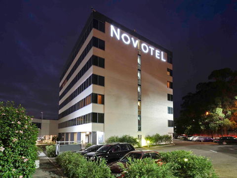 Novotel Sydney Rooty Hill - Cruises Travel 0