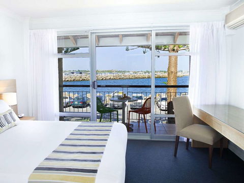 Be Fremantle Serviced Apartments - Cruises Travel 1