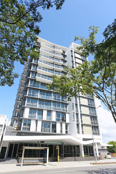 Alex Perry Hotel And Apartments - Tourism Guide 0