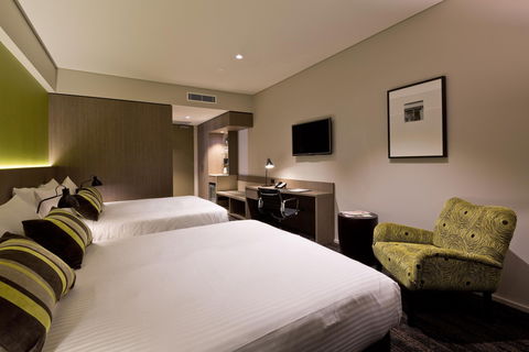 The Glen Hotel & Suites - Cruises Travel 2