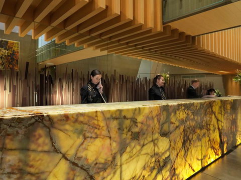 Meriton Suites World Tower - Tourism Guide 1