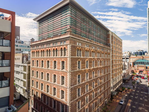 Holiday Inn Darling Harbour - Tourism Guide 0