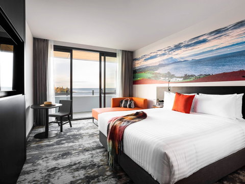 Novotel Devonport - Tourism Guide 2