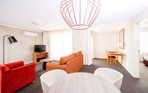 Mantra On Northbourne - Tourism Guide 1