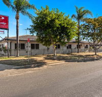 Econo lodge Moree Spa Motor Inn - Cruises Travel
