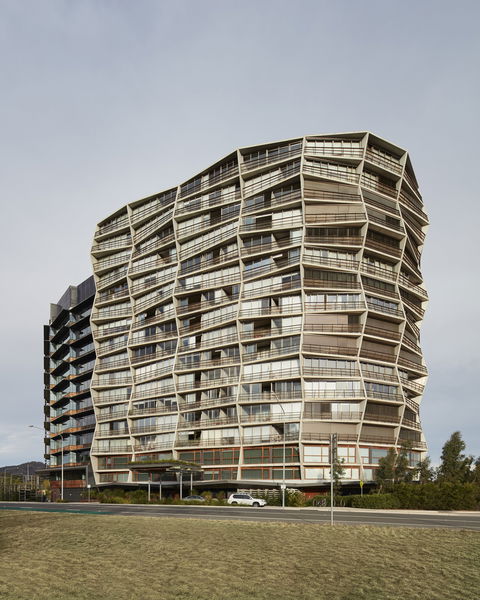 Ovolo Nishi - Tourism Guide 0