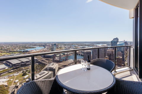 Meriton Suites Kent Street - Cruises Travel 2