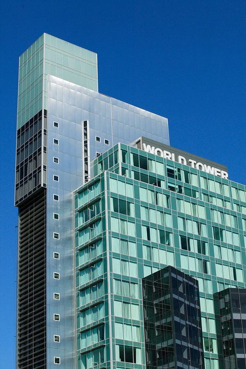 Meriton Suites World Tower - Cruises Travel 0