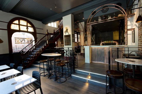 The Russell Hotel - Tourism Guide 2