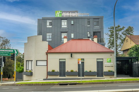 Holiday Inn Stes Parramatta Mar - Cruises Travel 1