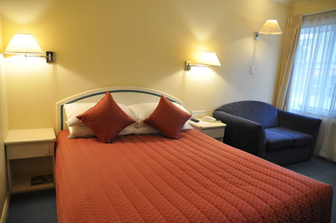 Sunrise Motor Inn - Tourism Guide 1