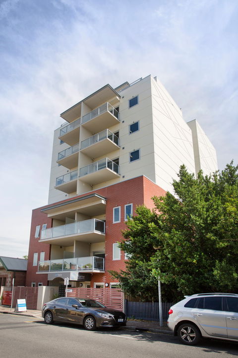Hume Serviced Apartments - Cruises Travel 2