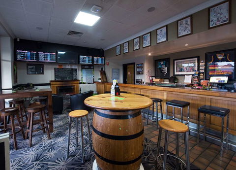 Nightcap Rose & Crown Hotel - Cruises Travel 2