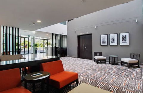 Chancellor Executive Apts-Varsity Lakes - Cruises Travel 1