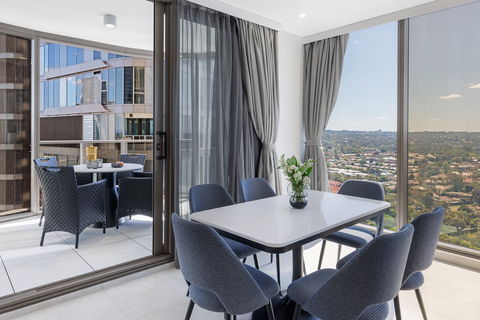 Meriton Suites George St - Cruises Travel 2