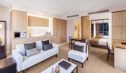 Skye Hotel Suites - Cruises Travel 2