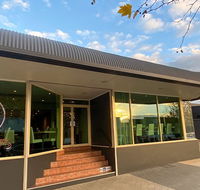 Ashton Townhouse Motel  Suites Tumut - Travel Agents