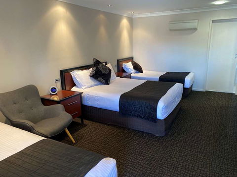 Best Western Plus All Settlers Motor Inn - Cruises Travel 1