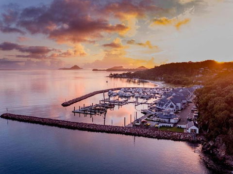 Anchorage Port Stephens - Cruises Travel 0