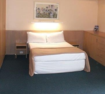 Metropolitan Motor Inn - Cruises Travel 2