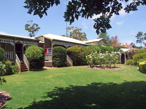 Adamsons Riverside Accommodation - Cruises Travel 0