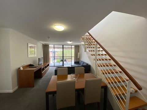 Margarets In Town Apartments - Cruises Travel 13