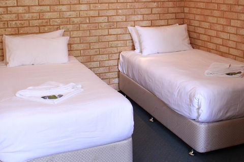 Margaret River Motel - Cruises Travel 13