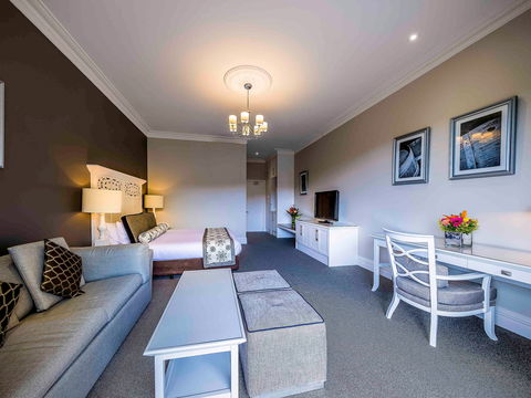 Grand Mercure Basildene Manor - Cruises Travel 12