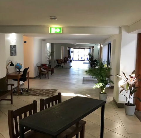 Ayr Traveller's Motel - Tourism Guide 2