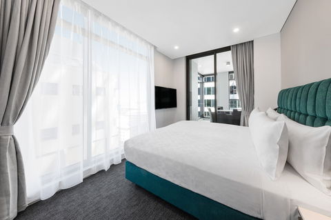 Meriton Suites Sussex Street, Sydney - Cruises Travel 1