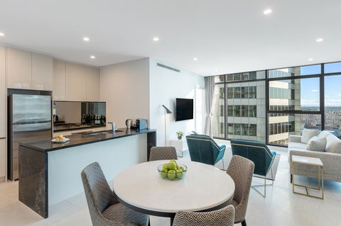 Meriton Suites Sussex Street, Sydney - Cruises Travel 5