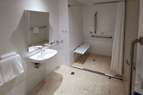 APX Apartments Darling Harbour - Tourism Guide 6