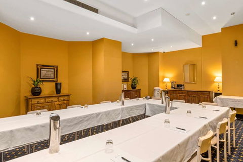 Castlereagh Boutique Hotel, Ascend - Cruises Travel 10